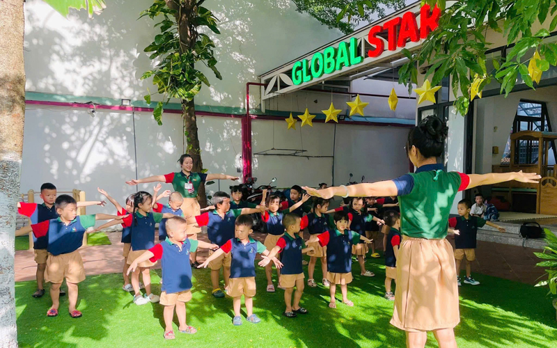 Kids learning visual art at Global Star Talents